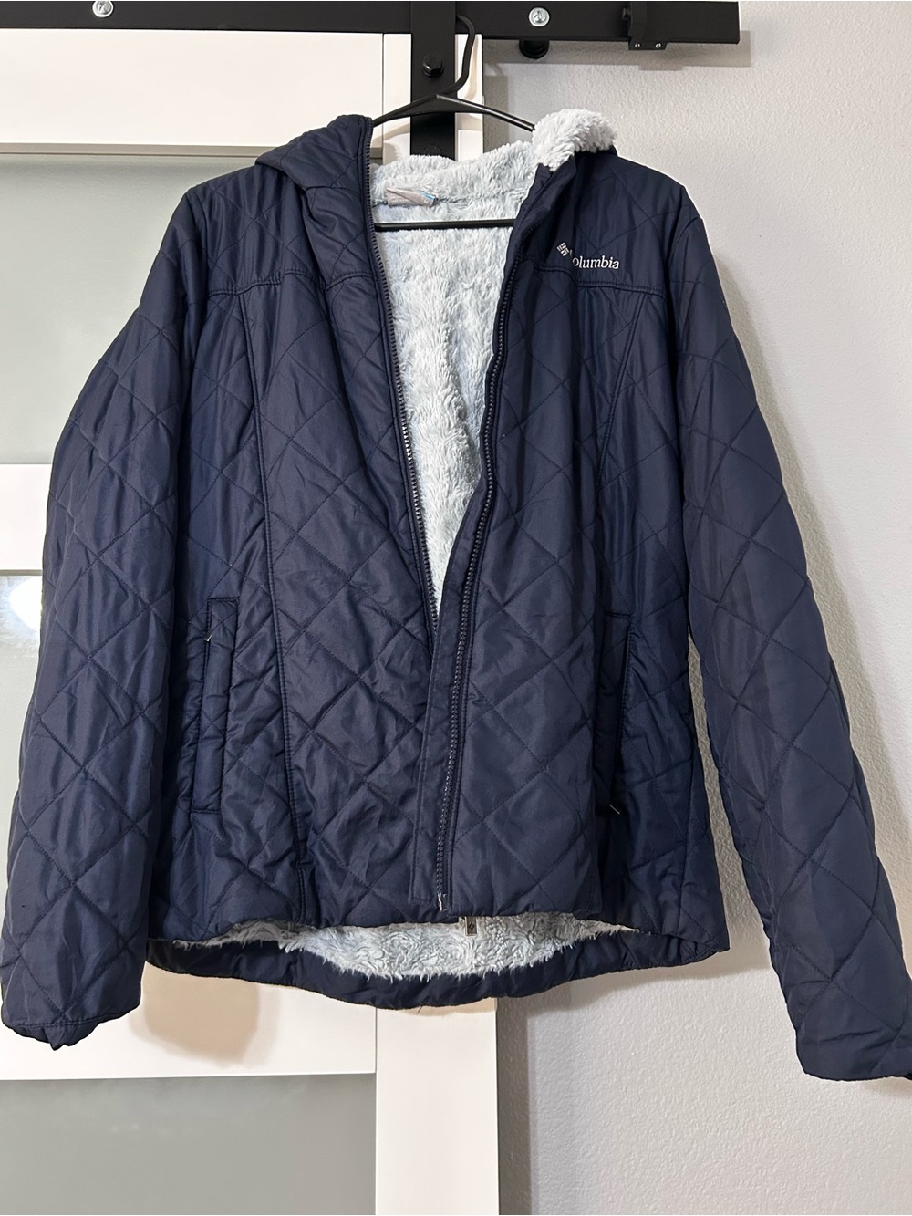 Columbia Women’s' Navy Quilted Puffer Jacket with Hood